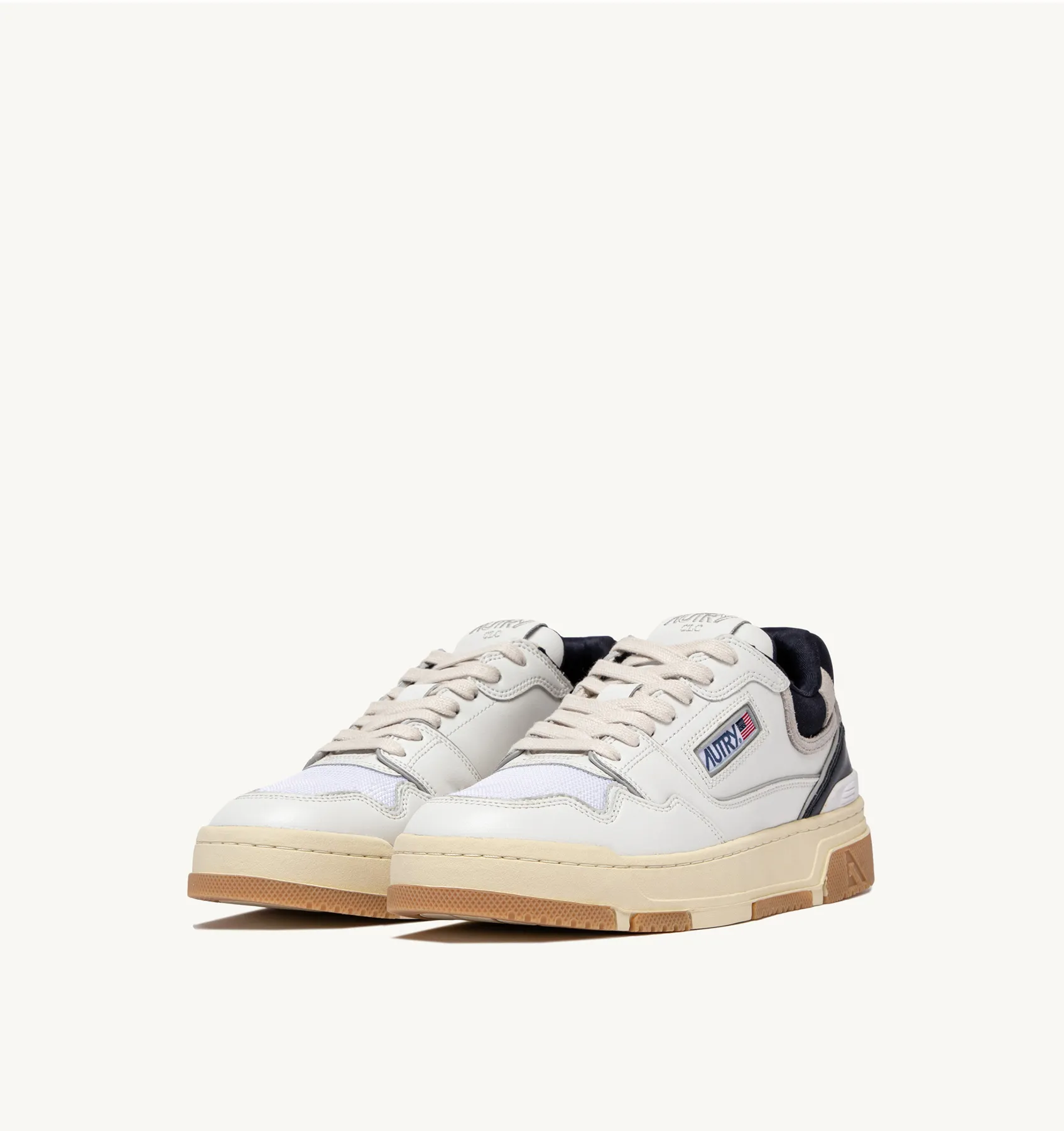 AUTRY NEW ARRIVALS MAN MAN  CLC LOW SNEAKERS IN LEATHER COLOR WHITE AND BLUE