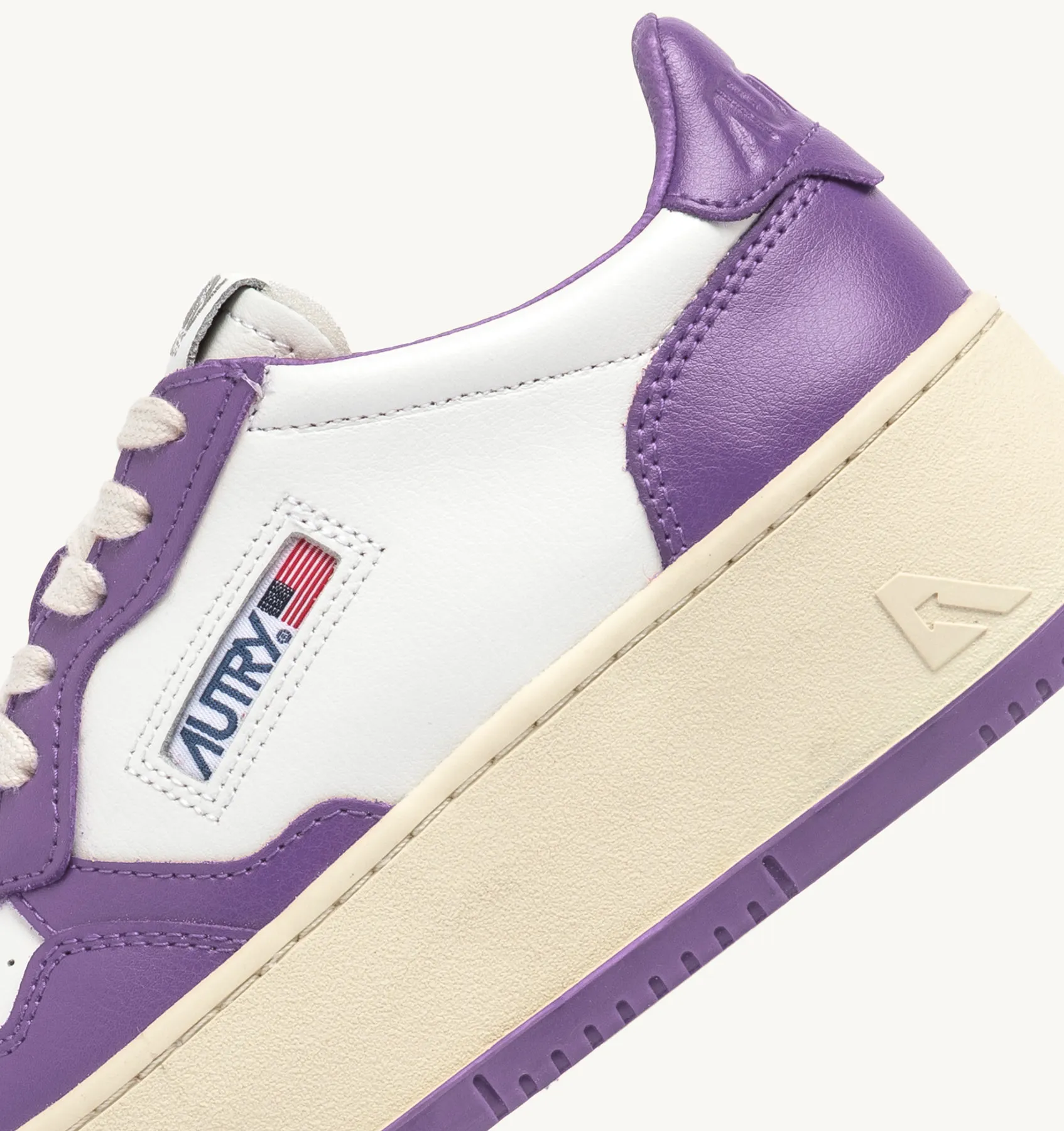 AUTRY NEW ARRIVALS WOMAN WOMAN  MEDALIST PLATFORM SNEAKERS IN LEATHER COLOR WHITE AND LAVENDER