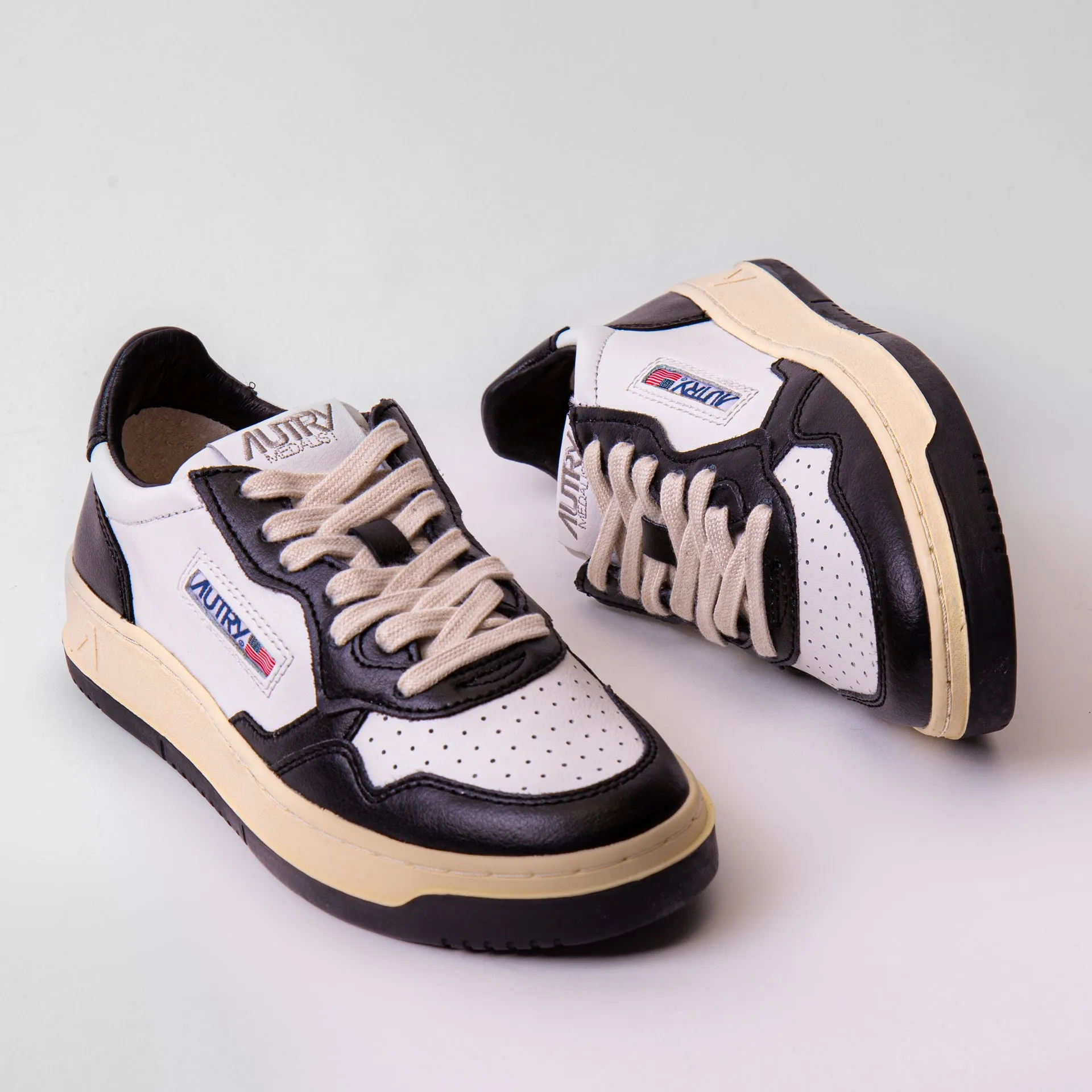 AUTRY SNEAKERS MEDALIST AULW-WB 01 