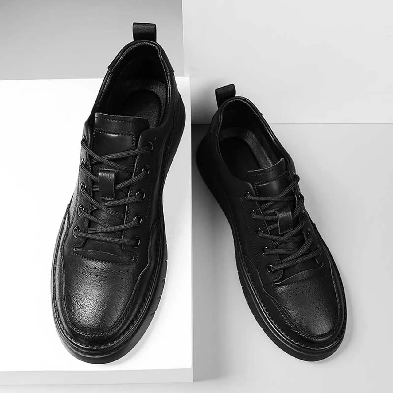 Black plain thread accents casual shoe sneaker