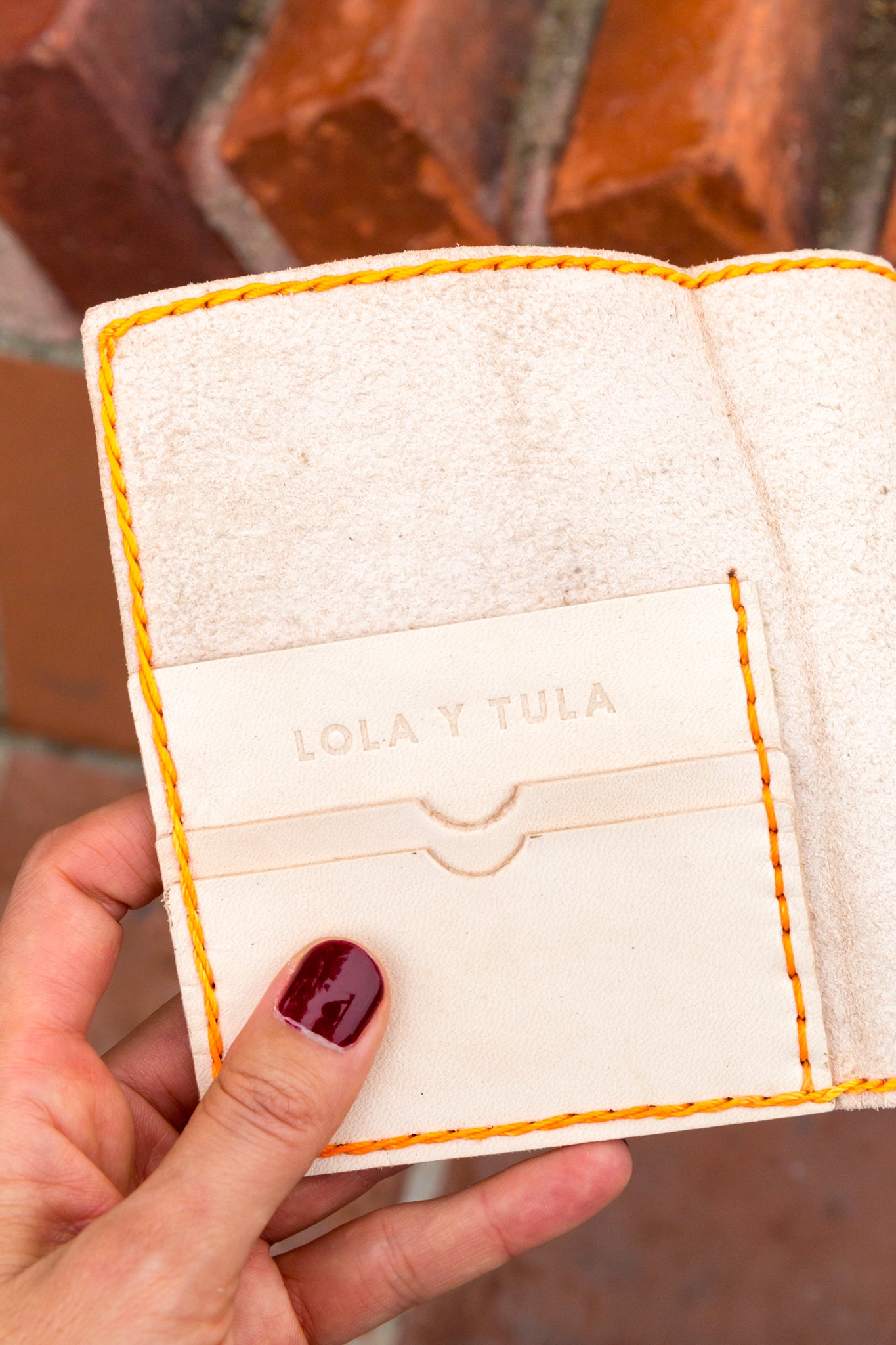 LEATHER PASSPORT CASE // NATURAL W TANGERINE