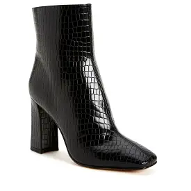 THE LUVLIE BOOTIE